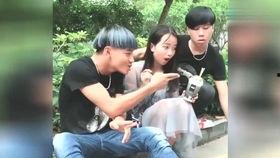 有钱人走路视频,揭秘有钱人独特走路姿势的奥秘