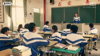 上课打飞机视频,无人机飞行表演惊艳校园