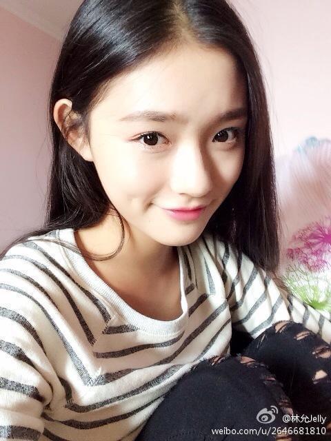 林允性感视频,一窥明星背后风情万种